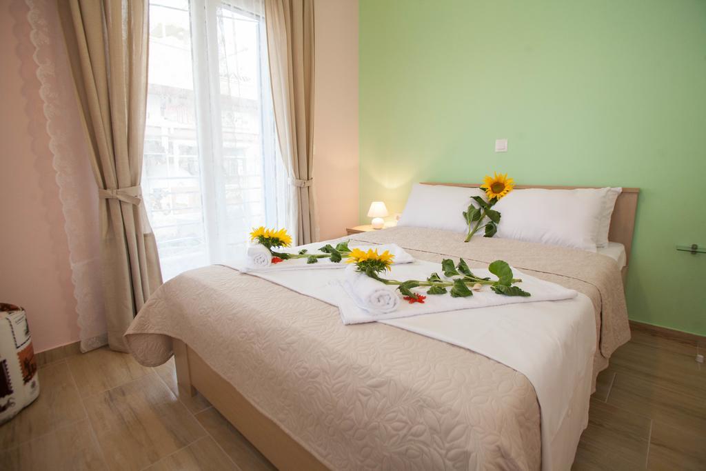 Kentrikon Suites بوليخرونو الغرفة الصورة