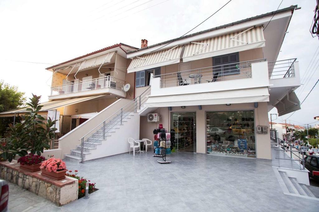 Kentrikon Suites بوليخرونو الغرفة الصورة